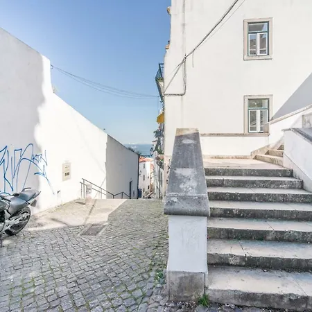 Alfama Lyfe